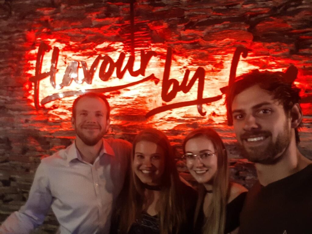 Four people on a ight out in Queenstown