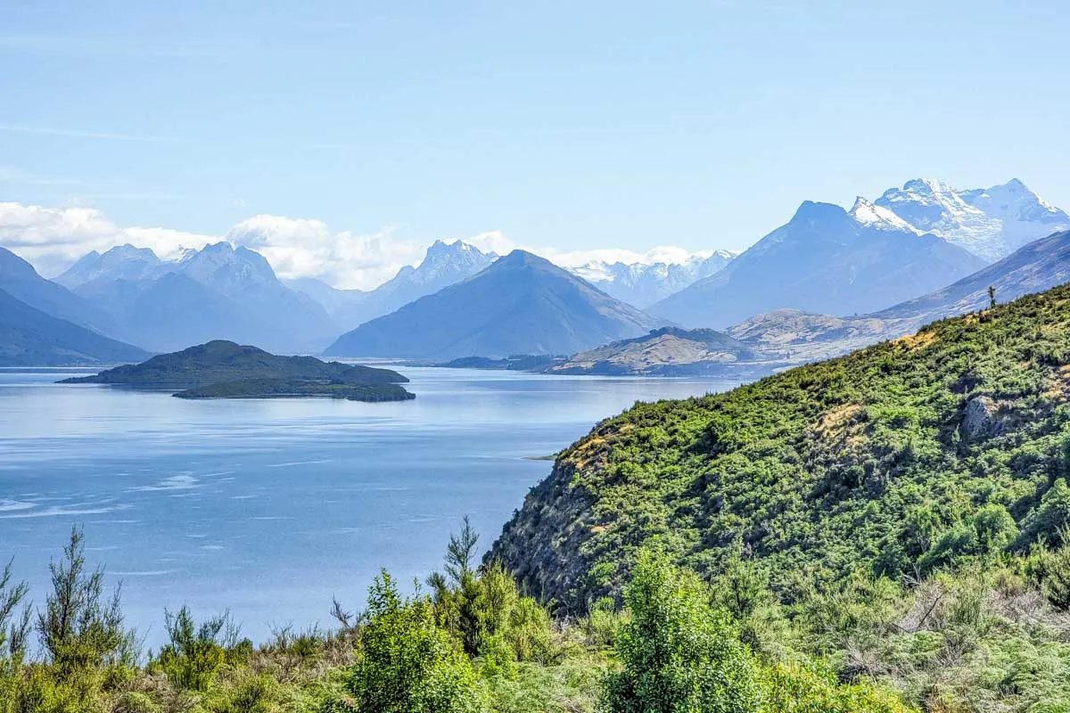 View of the mountains and lake from Bennetts Bluff Lookout