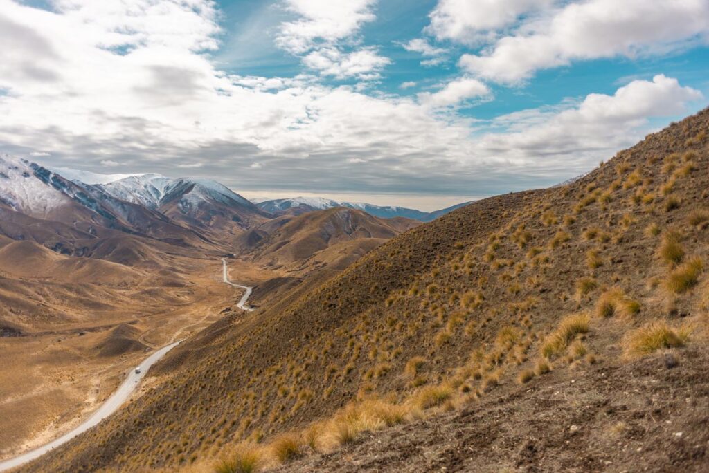 Lindis Pass on the road from Wanaka to Mount cook