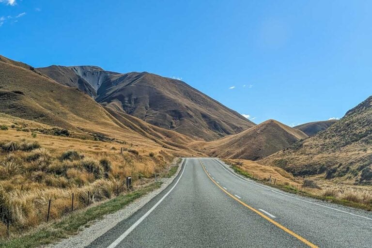 Views of the road from Lindis Pass, New Zealand