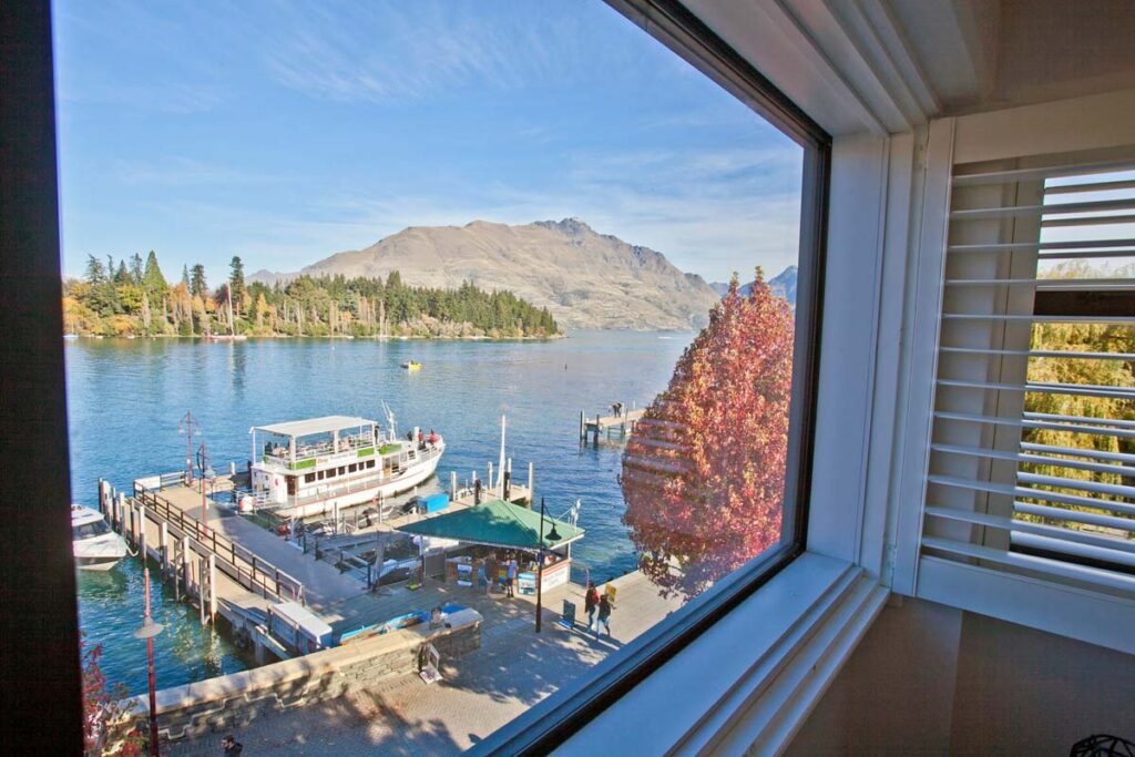 Absoloot Hostel Queenstown views out the window