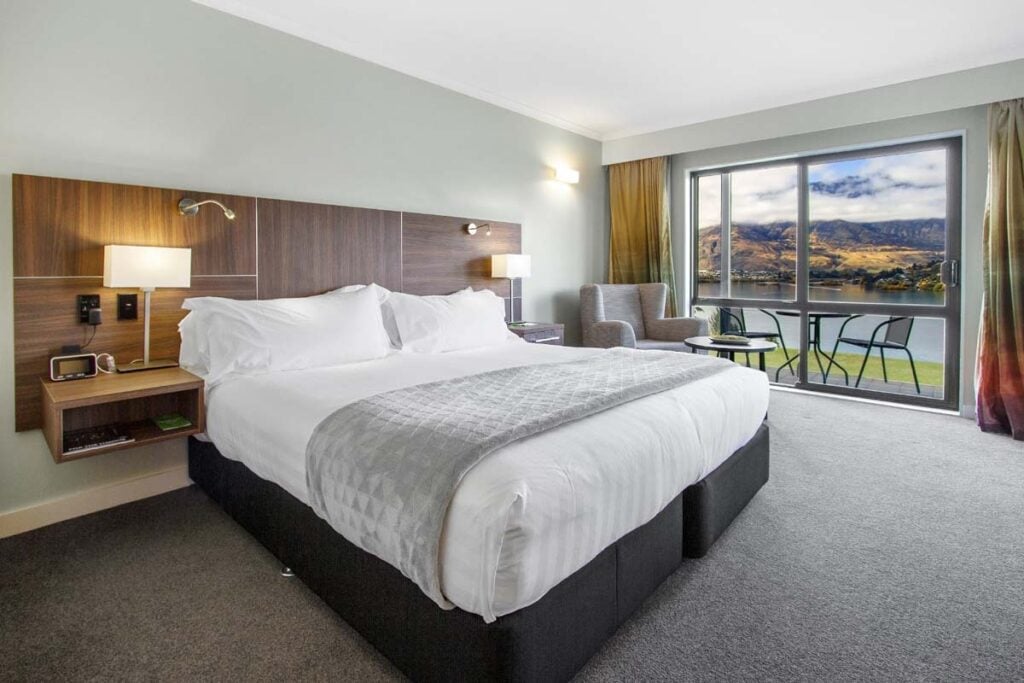 A room at the Holiday Inn Queenstown Frankton Road