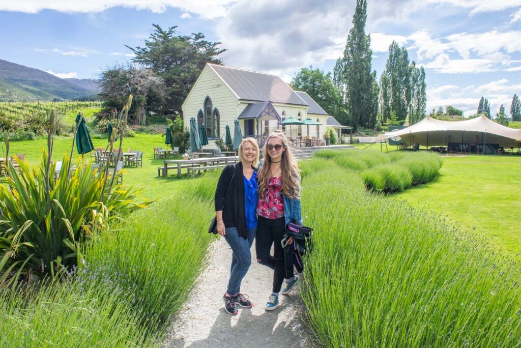 Two ladies at Waitiri Creek Wines near Queenstown in the Gibbston Valley