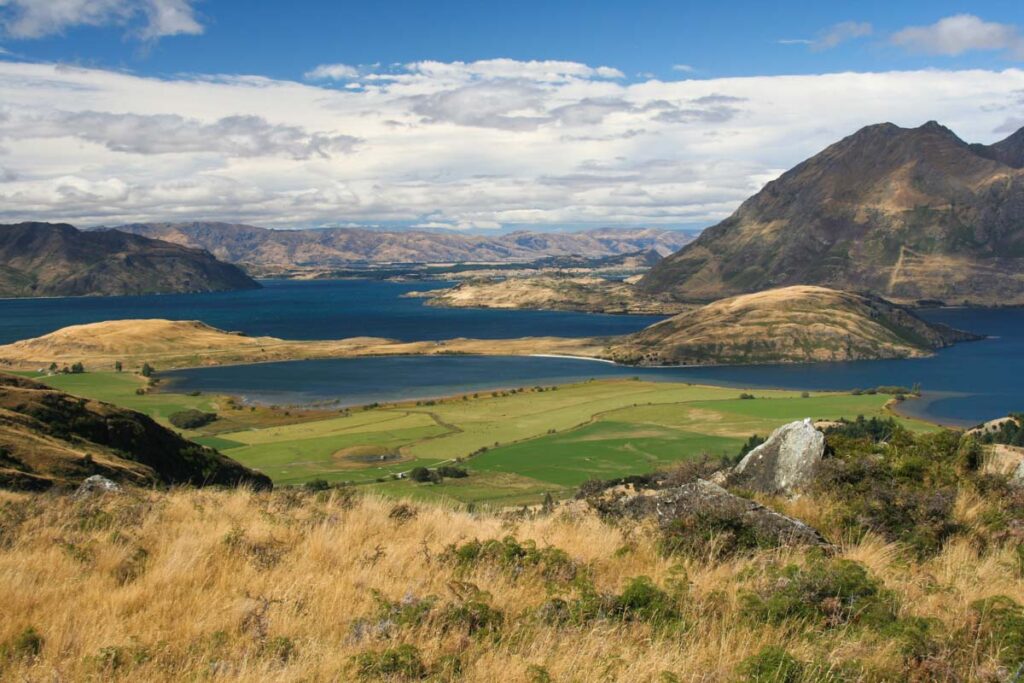 Views form the Diamond Lake Trail over Mt Aspiring National Park