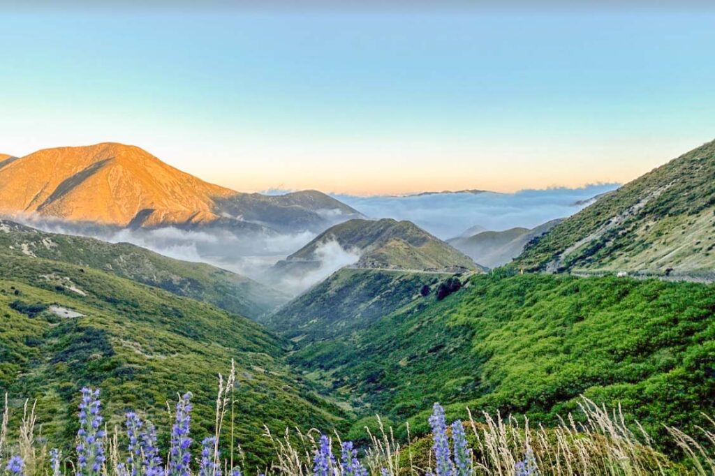 Porters Pass Viewpoint at sunrise