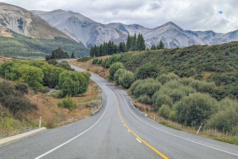 Scenic road on Arthurs Pass, New Zealand