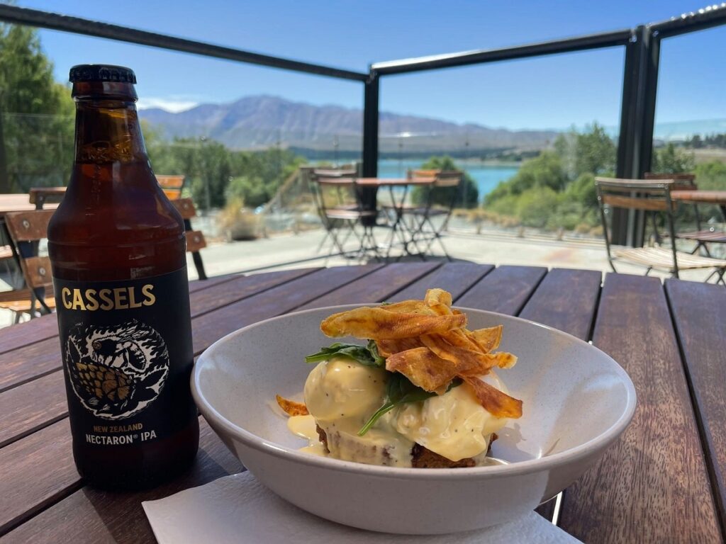 breakfast and beer with a view t Altitude 720 Cafe in Lake Tekapo
