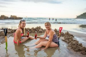21 BEST Beaches in New Zealand (that you don't want to miss!)