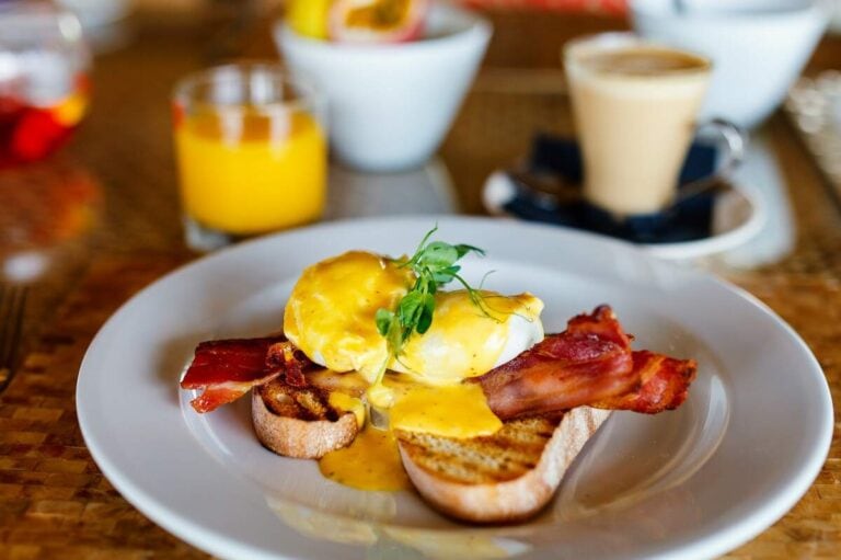10 BEST Places for Brunch and Breakfast In Queenstown that you'll love!
