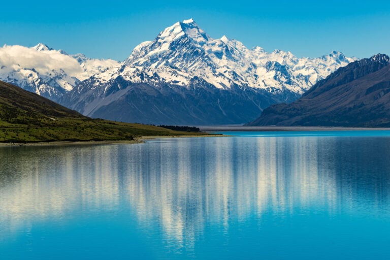 breathtaking view of Mount Cook in Hokitika, New Zealand
