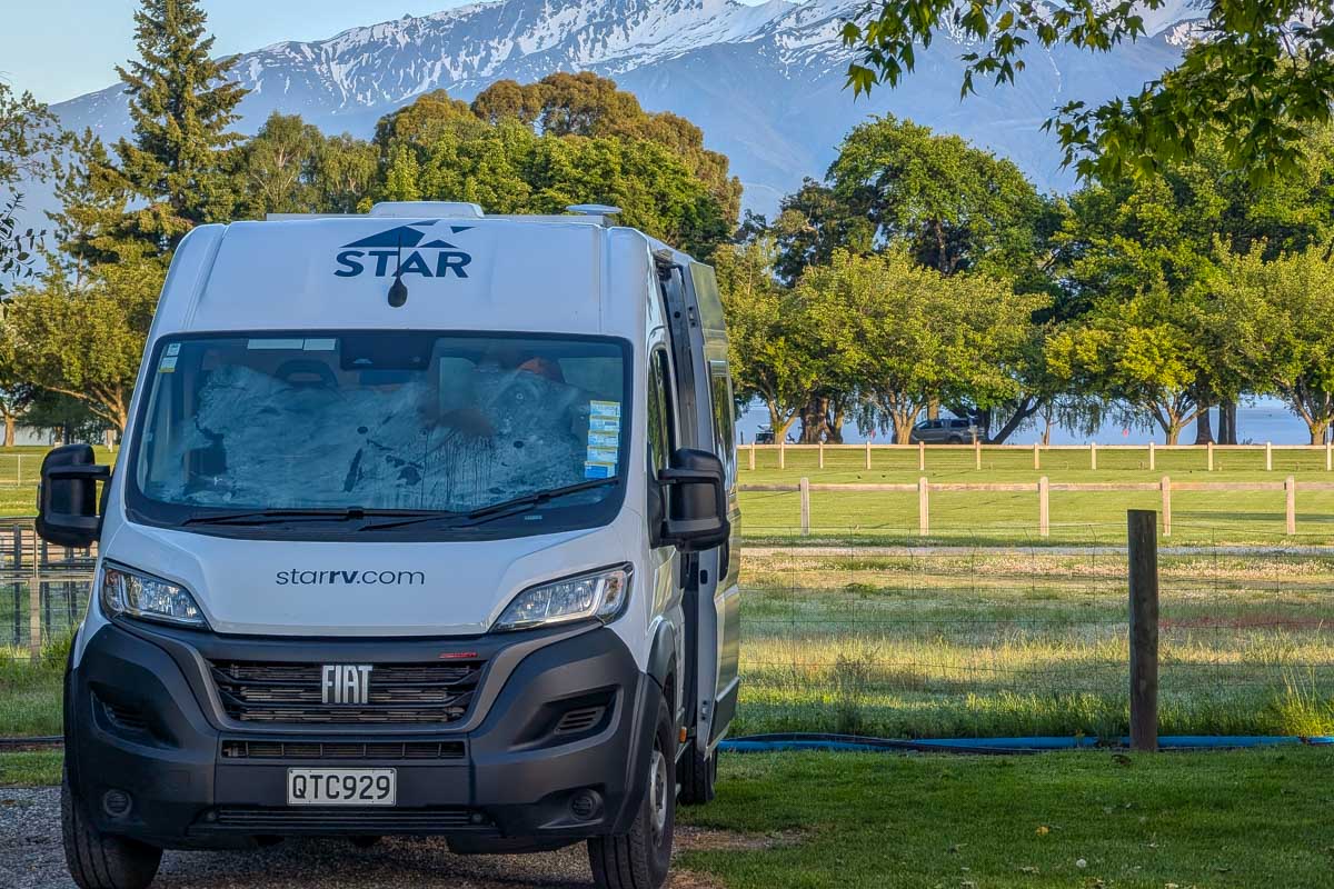 Star RV with mountains in the back in New Zealand