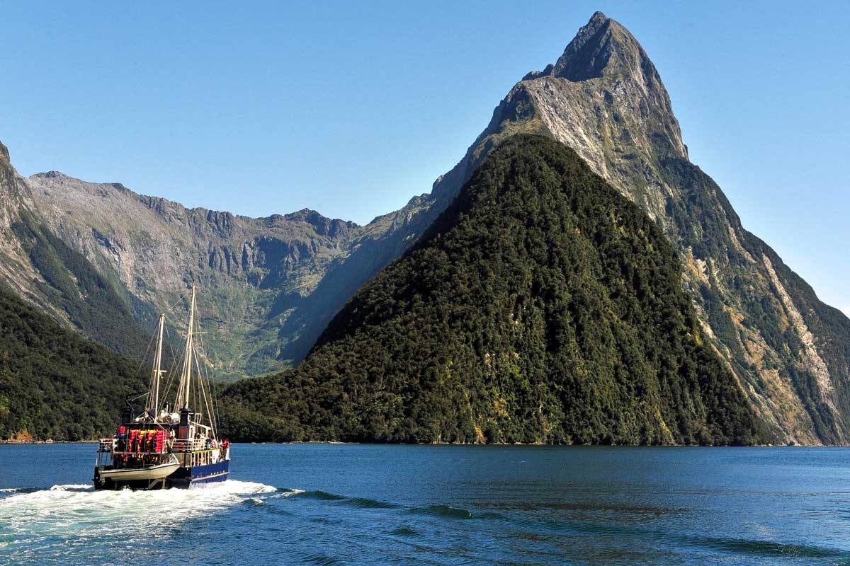 Boats cruising through the Milford Sound New Zealand (1)